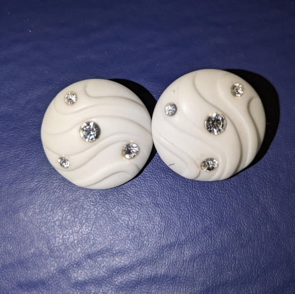 Vintage wavy circular with rhinestone earrings, used - Picture 8 of 8